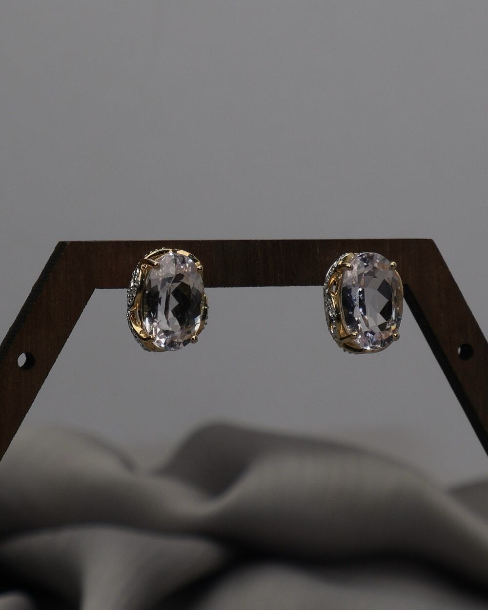 18k Yellow Gold Kunzite & Natural Diamond Stud Earrings 5.51G / 0.5in